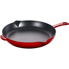 Staub Patelnia żeliwna z metalowym uchwytem 26 cm, czerwony